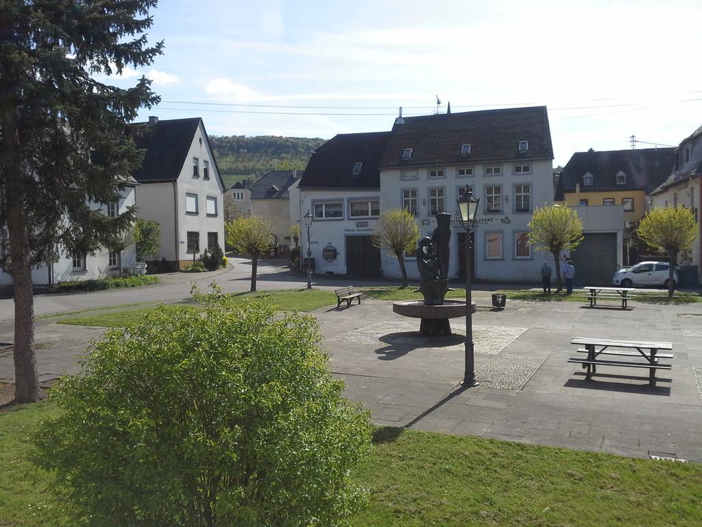 Weinhaus Kurtrierer Hof Hotel Leiwen Buitenkant foto