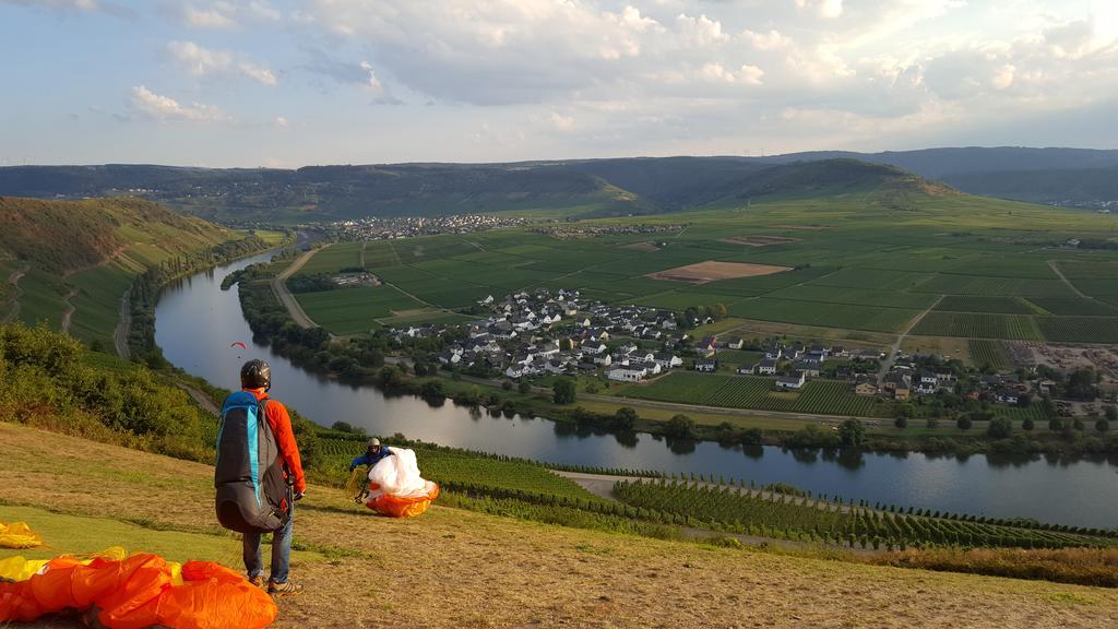 Weinhaus Kurtrierer Hof Hotel Leiwen Buitenkant foto